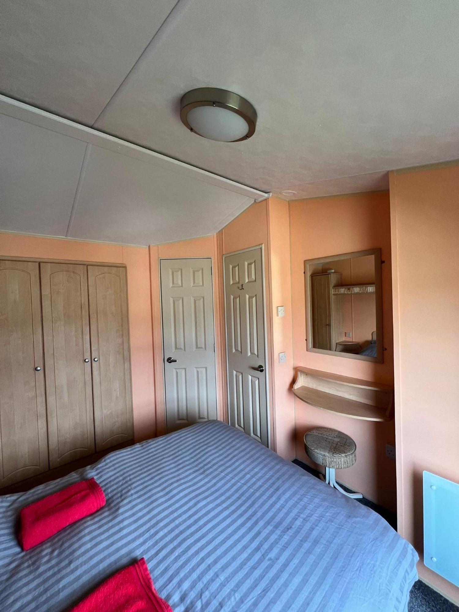 Light And Airy 2 Bedroom Mobile Home アベリストウィス エクステリア 写真