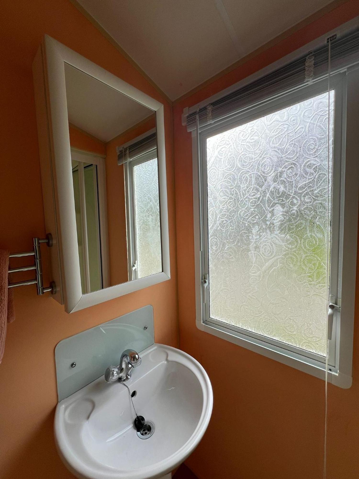 Light And Airy 2 Bedroom Mobile Home アベリストウィス エクステリア 写真