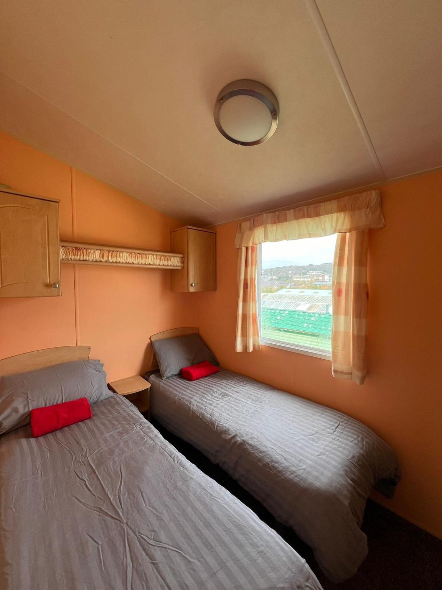 Light And Airy 2 Bedroom Mobile Home アベリストウィス エクステリア 写真