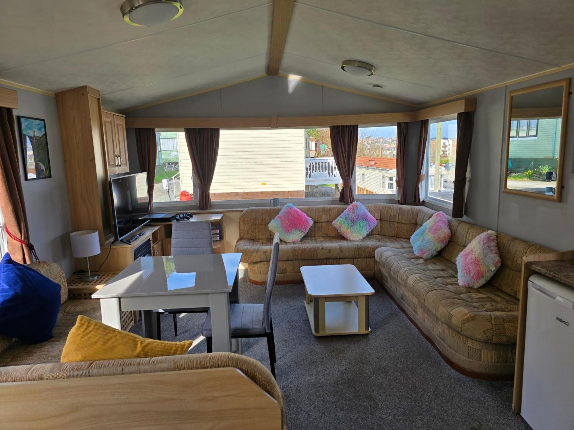 Light And Airy 2 Bedroom Mobile Home アベリストウィス エクステリア 写真